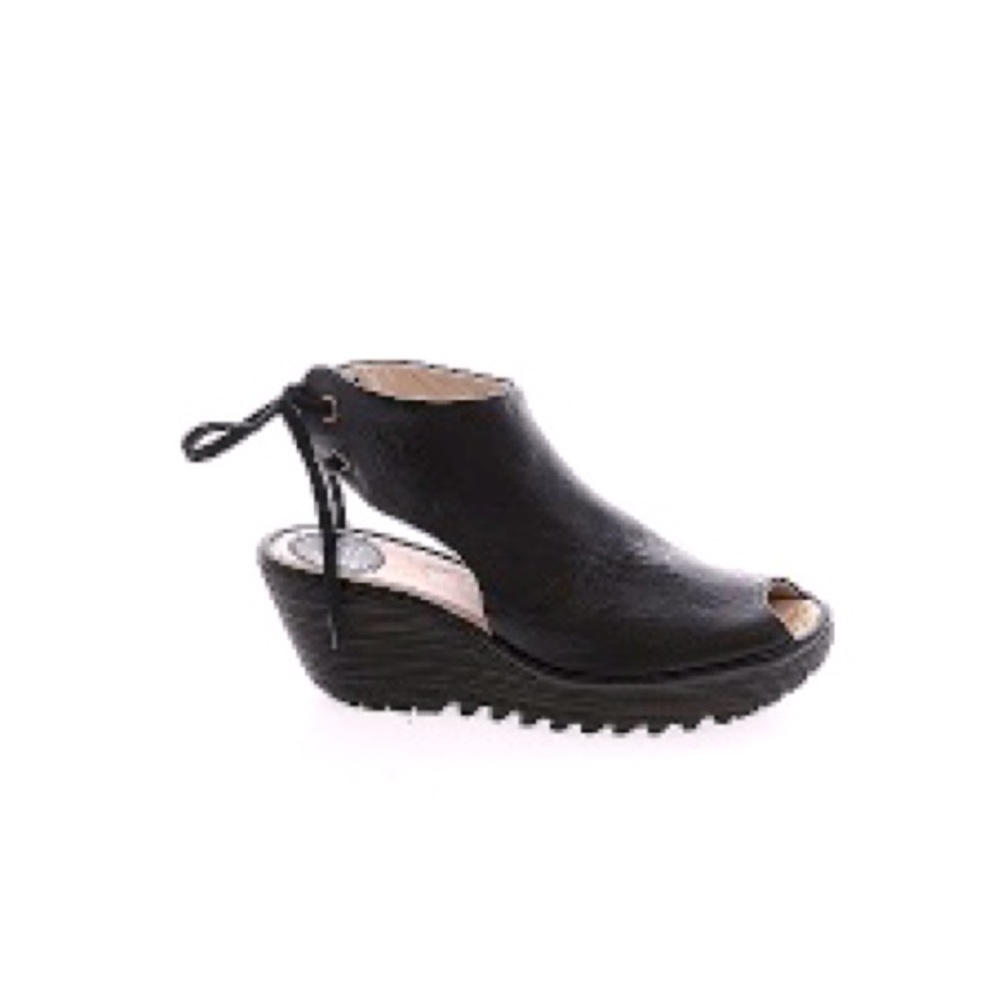 Women’s fly, London sandals